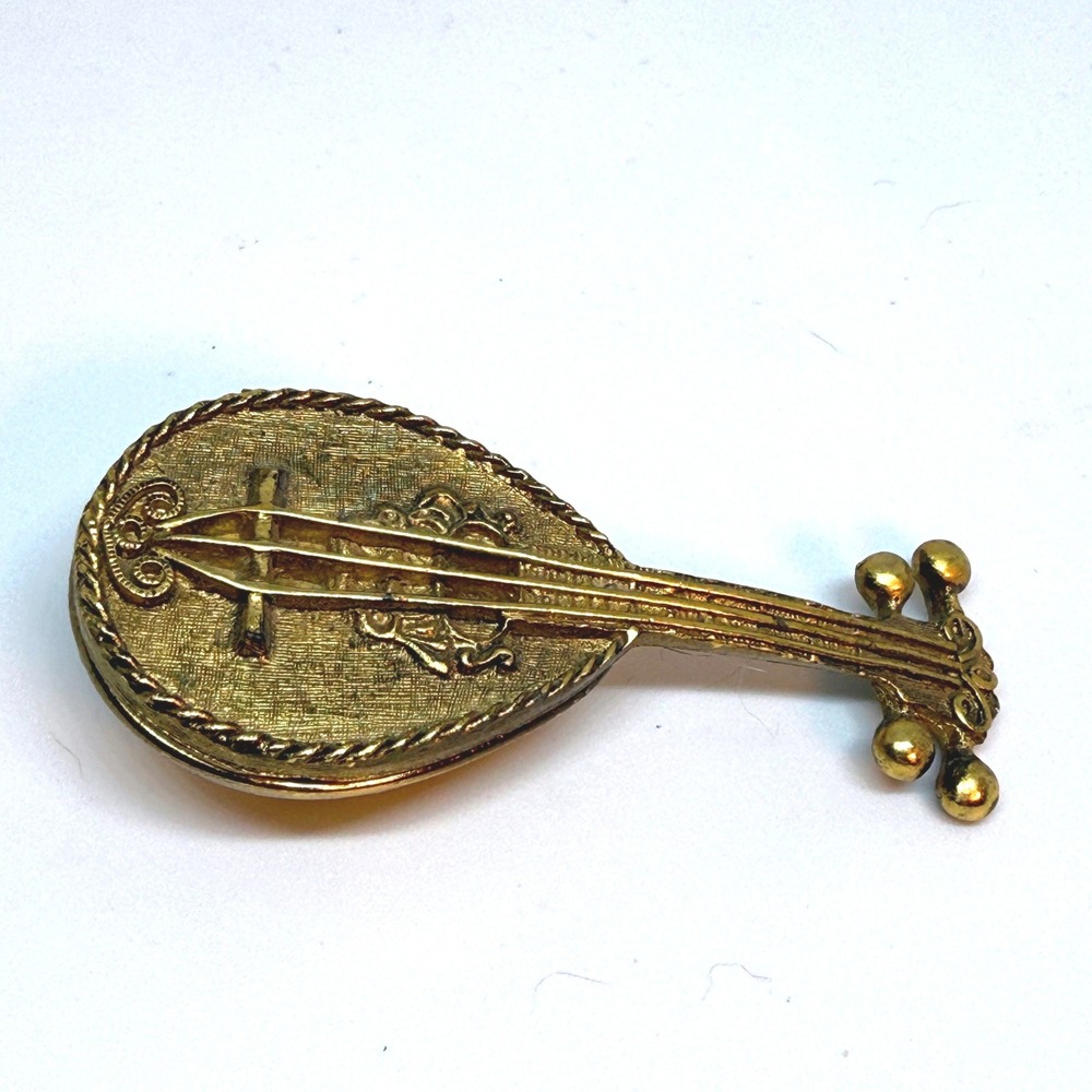 Avon Vintage Gold Tone Mandolin Lute Musical Instrument Locket